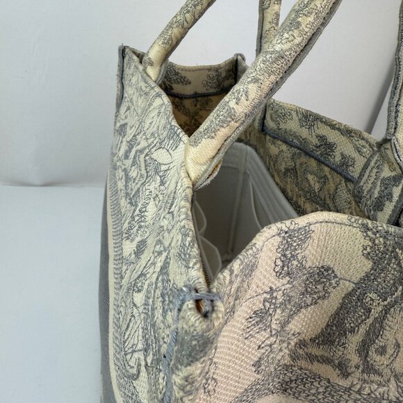 CHRISTIAN DIOR Canvas Embroidered Medium Dioriviera Grey Tote - Picture 14 of 16